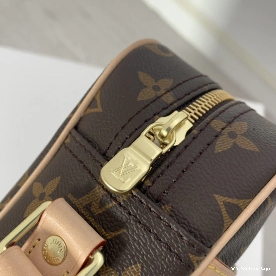 Aaa replica bags BAG MESSENGER VUITTON LOUIS 0808